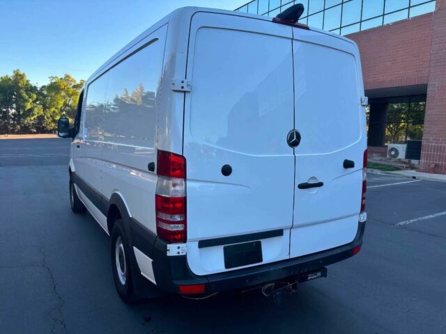 Белый Мерседес Sprinter, объемом двигателя 3 л и пробегом 78 тыс. км за 10000 $, фото 4 на Automoto.ua