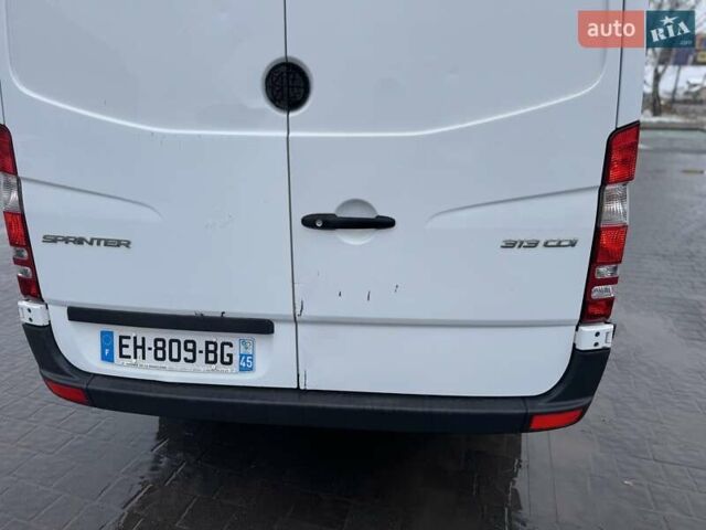 Белый Мерседес Sprinter, объемом двигателя 2.2 л и пробегом 298 тыс. км за 13900 $, фото 15 на Automoto.ua
