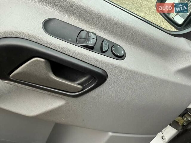 Білий Мерседес Sprinter, об'ємом двигуна 0 л та пробігом 329 тис. км за 18900 $, фото 6 на Automoto.ua