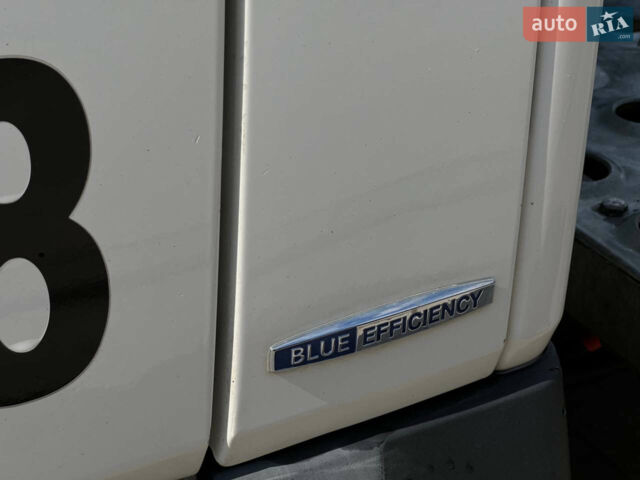 Белый Мерседес Sprinter, объемом двигателя 2.99 л и пробегом 291 тыс. км за 33999 $, фото 15 на Automoto.ua