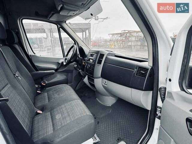 Белый Мерседес Sprinter, объемом двигателя 2.2 л и пробегом 298 тыс. км за 13900 $, фото 61 на Automoto.ua