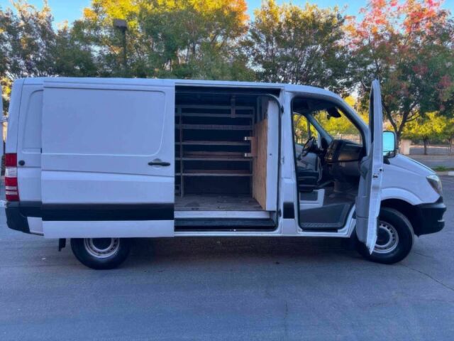 Белый Мерседес Sprinter, объемом двигателя 3 л и пробегом 78 тыс. км за 10000 $, фото 8 на Automoto.ua