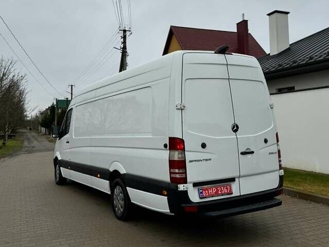 Белый Мерседес Sprinter, объемом двигателя 2.2 л и пробегом 245 тыс. км за 18800 $, фото 6 на Automoto.ua