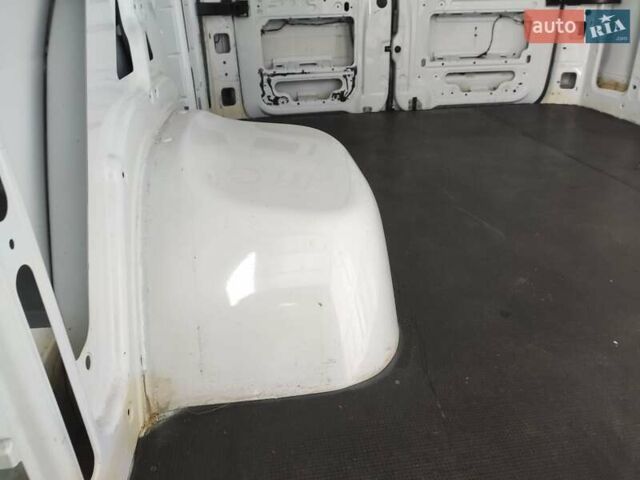 Белый Мерседес Sprinter, объемом двигателя 0 л и пробегом 291 тыс. км за 28800 $, фото 42 на Automoto.ua