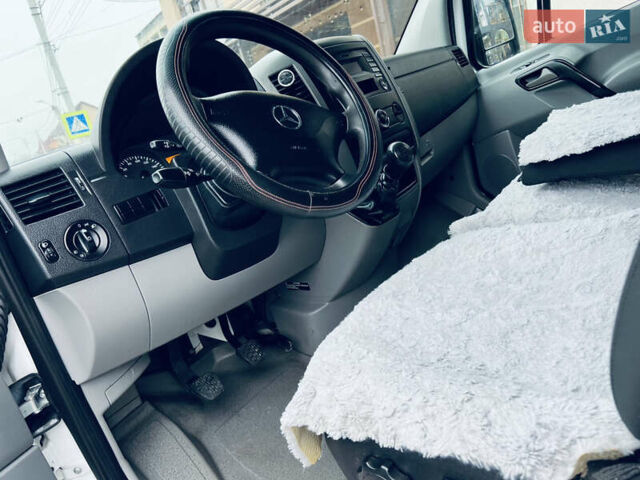 Белый Мерседес Sprinter, объемом двигателя 2.1 л и пробегом 410 тыс. км за 17500 $, фото 18 на Automoto.ua