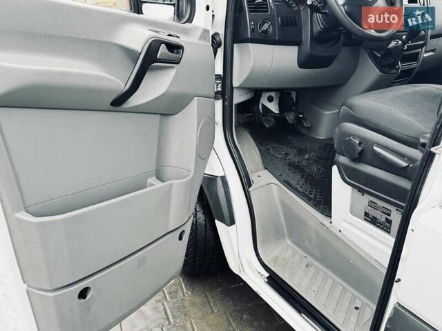 Белый Мерседес Sprinter, объемом двигателя 2.2 л и пробегом 298 тыс. км за 13900 $, фото 44 на Automoto.ua
