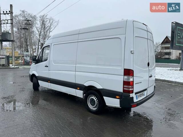Белый Мерседес Sprinter, объемом двигателя 2.2 л и пробегом 298 тыс. км за 13900 $, фото 4 на Automoto.ua