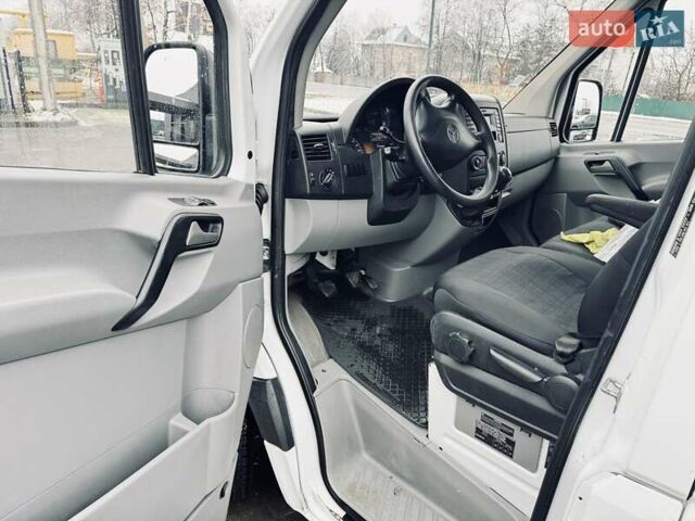Белый Мерседес Sprinter, объемом двигателя 2.2 л и пробегом 298 тыс. км за 13900 $, фото 34 на Automoto.ua