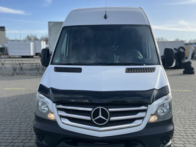 Белый Мерседес Sprinter, объемом двигателя 3 л и пробегом 362 тыс. км за 25000 $, фото 2 на Automoto.ua