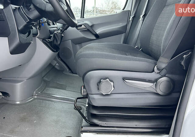 Белый Мерседес Sprinter, объемом двигателя 0 л и пробегом 330 тыс. км за 21800 $, фото 27 на Automoto.ua