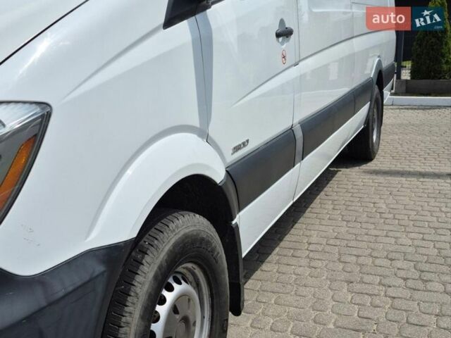 Белый Мерседес Sprinter, объемом двигателя 2.14 л и пробегом 120 тыс. км за 19000 $, фото 2 на Automoto.ua