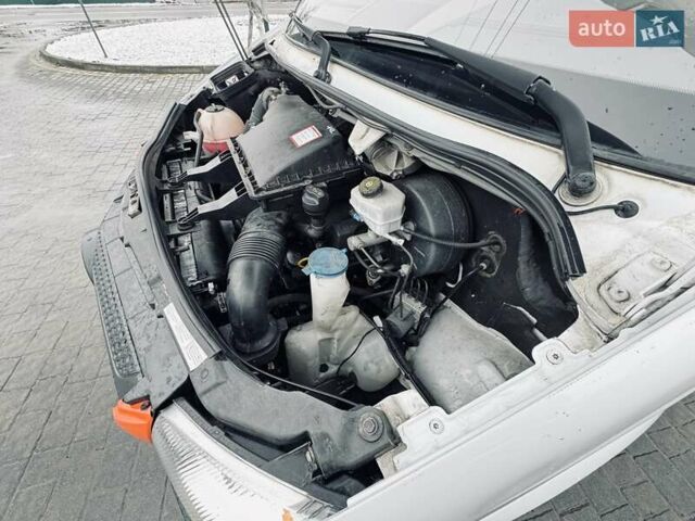 Белый Мерседес Sprinter, объемом двигателя 2.2 л и пробегом 298 тыс. км за 13900 $, фото 48 на Automoto.ua