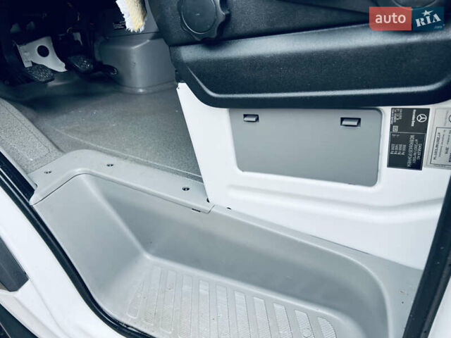 Белый Мерседес Sprinter, объемом двигателя 0 л и пробегом 3 тыс. км за 17900 $, фото 4 на Automoto.ua