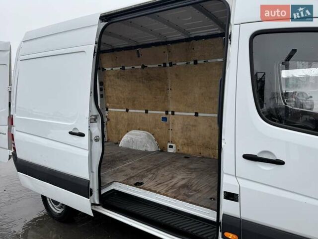 Белый Мерседес Sprinter, объемом двигателя 2.2 л и пробегом 298 тыс. км за 13900 $, фото 19 на Automoto.ua