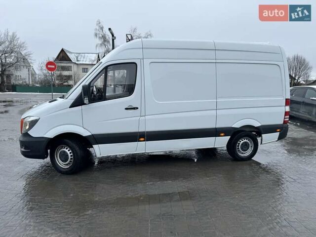 Белый Мерседес Sprinter, объемом двигателя 2.2 л и пробегом 298 тыс. км за 13900 $, фото 2 на Automoto.ua