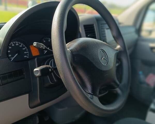 Белый Мерседес Sprinter, объемом двигателя 3 л и пробегом 280 тыс. км за 24999 $, фото 7 на Automoto.ua