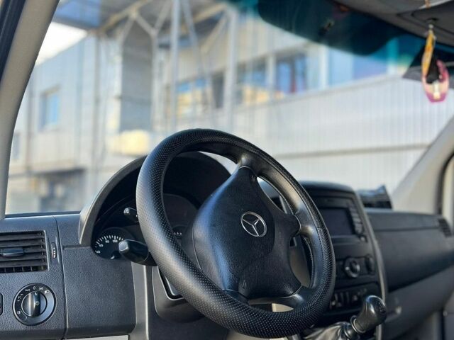 Белый Мерседес Sprinter, объемом двигателя 2.14 л и пробегом 390 тыс. км за 11999 $, фото 3 на Automoto.ua