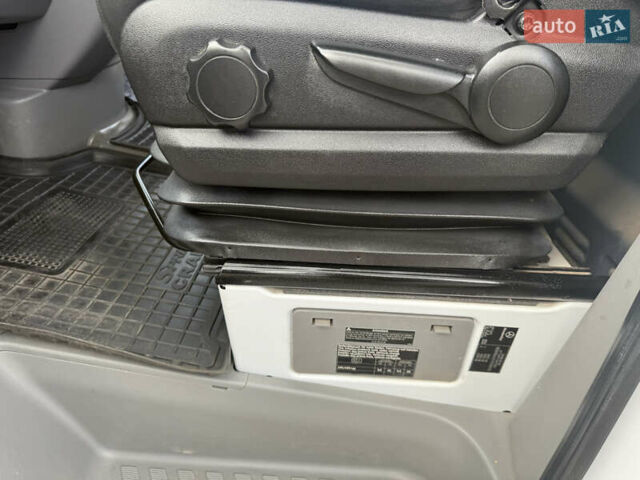 Белый Мерседес Sprinter, объемом двигателя 2.2 л и пробегом 325 тыс. км за 19000 $, фото 17 на Automoto.ua