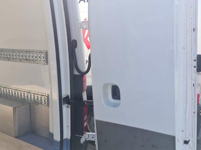 Белый Мерседес Sprinter, объемом двигателя 0 л и пробегом 40 тыс. км за 20400 $, фото 15 на Automoto.ua