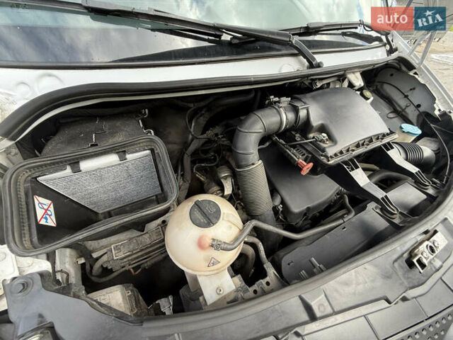 Белый Мерседес Sprinter, объемом двигателя 2.2 л и пробегом 325 тыс. км за 19000 $, фото 28 на Automoto.ua