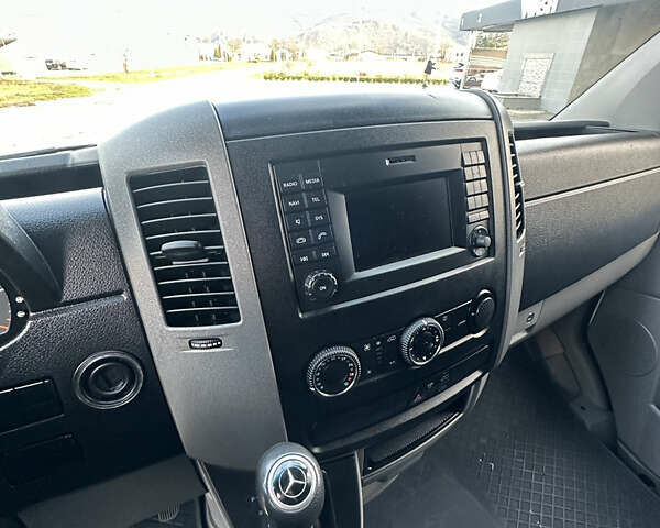 Білий Мерседес Sprinter, об'ємом двигуна 2.2 л та пробігом 265 тис. км за 18700 $, фото 15 на Automoto.ua