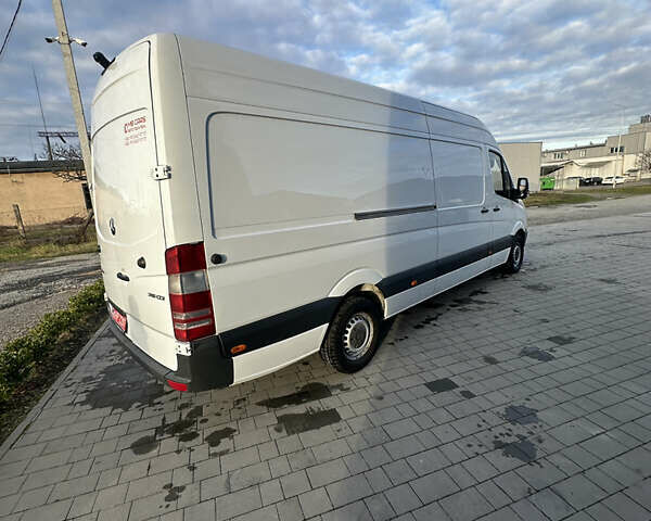 Белый Мерседес Sprinter, объемом двигателя 2.2 л и пробегом 265 тыс. км за 18700 $, фото 9 на Automoto.ua