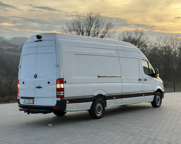 Белый Мерседес Sprinter, объемом двигателя 0 л и пробегом 218 тыс. км за 28837 $, фото 4 на Automoto.ua