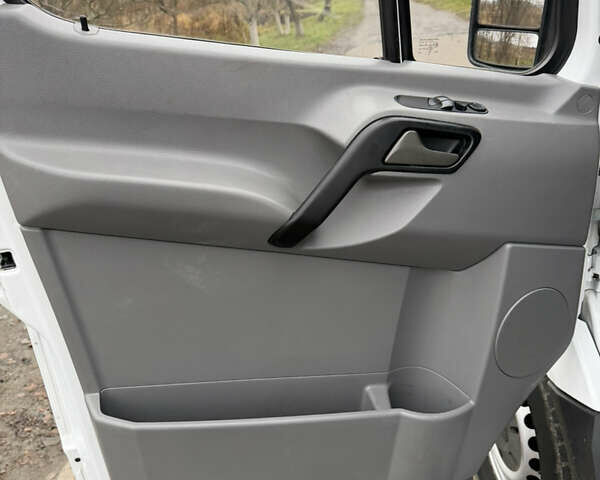 Білий Мерседес Sprinter, об'ємом двигуна 0 л та пробігом 264 тис. км за 18500 $, фото 13 на Automoto.ua