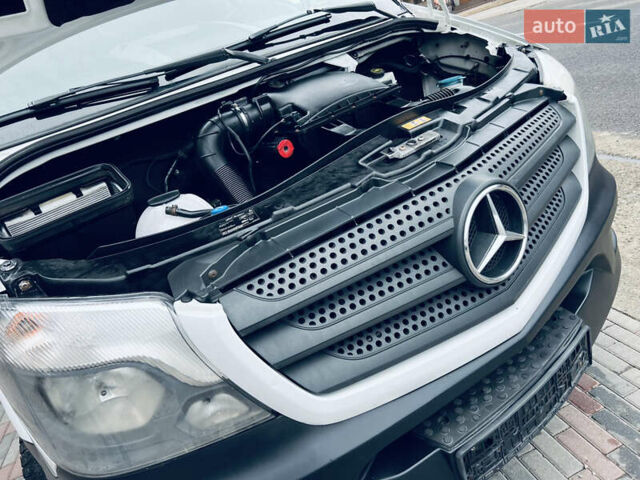 Белый Мерседес Sprinter, объемом двигателя 2.1 л и пробегом 410 тыс. км за 17500 $, фото 5 на Automoto.ua