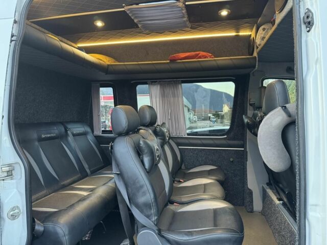 Белый Мерседес Sprinter, объемом двигателя 2.1 л и пробегом 450 тыс. км за 23725 $, фото 14 на Automoto.ua