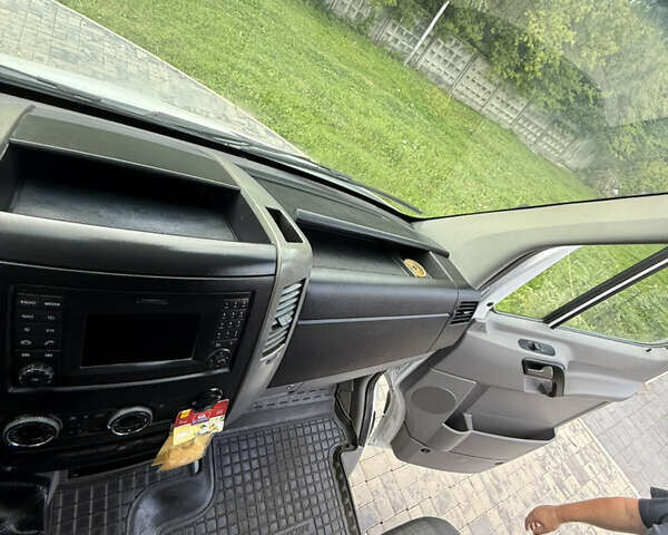 Белый Мерседес Sprinter, объемом двигателя 2.2 л и пробегом 325 тыс. км за 19000 $, фото 15 на Automoto.ua