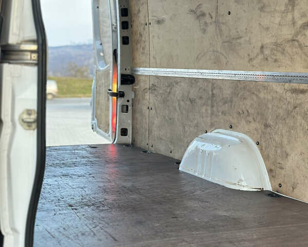 Белый Мерседес Sprinter, объемом двигателя 0 л и пробегом 218 тыс. км за 28837 $, фото 18 на Automoto.ua