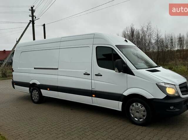 Белый Мерседес Sprinter, объемом двигателя 2.2 л и пробегом 245 тыс. км за 18800 $, фото 3 на Automoto.ua