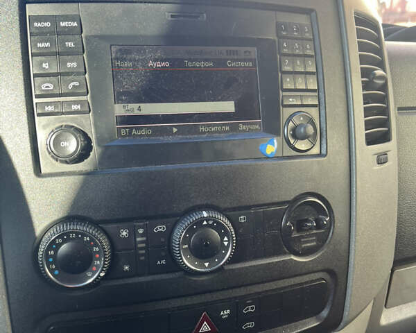 Белый Мерседес Sprinter, объемом двигателя 2.14 л и пробегом 541 тыс. км за 16500 $, фото 9 на Automoto.ua