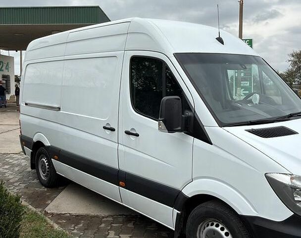 Белый Мерседес Sprinter, объемом двигателя 2.14 л и пробегом 305 тыс. км за 19300 $, фото 1 на Automoto.ua