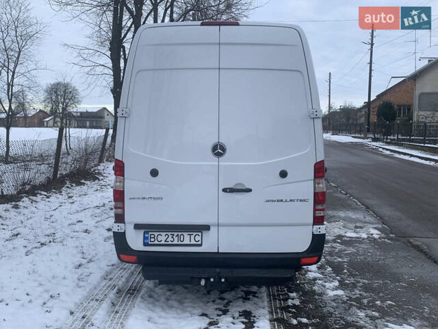 Белый Мерседес Sprinter, объемом двигателя 3 л и пробегом 306 тыс. км за 29990 $, фото 6 на Automoto.ua