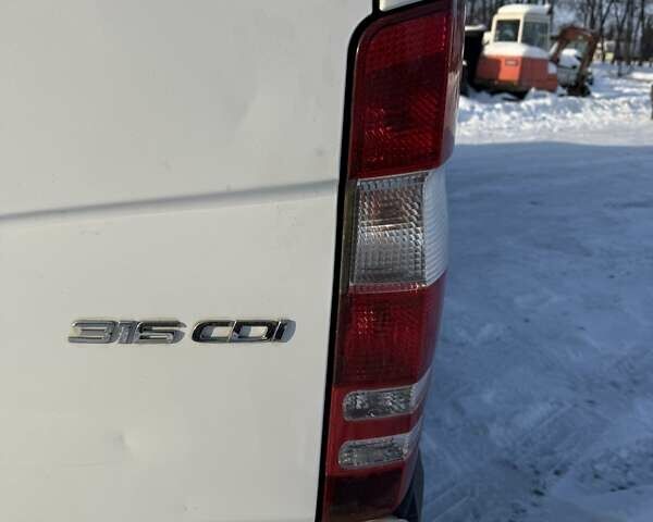 Белый Мерседес Sprinter, объемом двигателя 0 л и пробегом 335 тыс. км за 17900 $, фото 12 на Automoto.ua