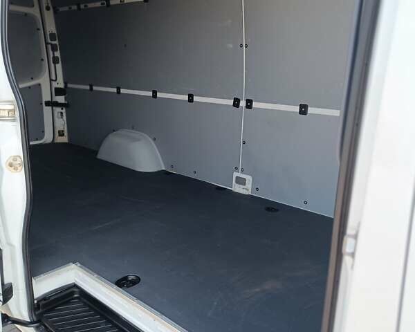 Белый Мерседес Sprinter, объемом двигателя 3 л и пробегом 280 тыс. км за 24999 $, фото 12 на Automoto.ua