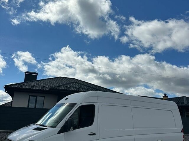 Белый Мерседес Sprinter, объемом двигателя 2.1 л и пробегом 312 тыс. км за 14600 $, фото 3 на Automoto.ua