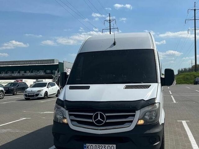 Белый Мерседес Sprinter, объемом двигателя 2.14 л и пробегом 390 тыс. км за 12999 $, фото 4 на Automoto.ua
