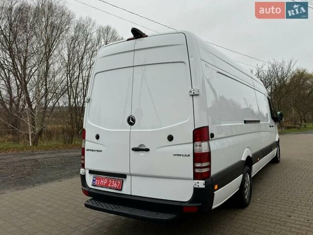 Белый Мерседес Sprinter, объемом двигателя 2.2 л и пробегом 245 тыс. км за 18800 $, фото 4 на Automoto.ua