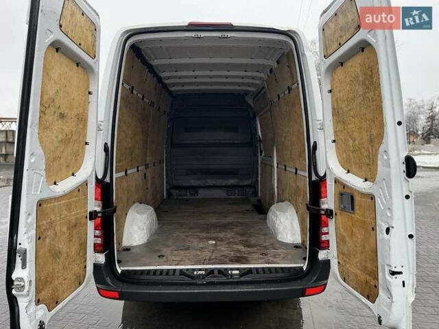 Белый Мерседес Sprinter, объемом двигателя 2.2 л и пробегом 298 тыс. км за 13900 $, фото 18 на Automoto.ua