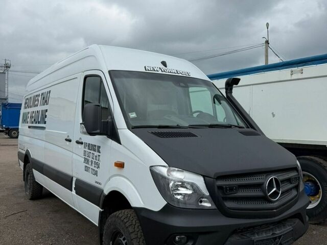 Белый Мерседес Sprinter, объемом двигателя 3 л и пробегом 35 тыс. км за 38999 $, фото 1 на Automoto.ua