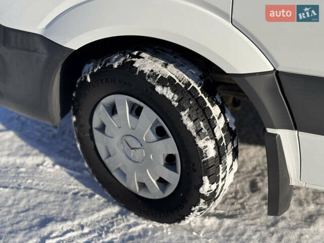 Белый Мерседес Sprinter, объемом двигателя 2.2 л и пробегом 338 тыс. км за 20500 $, фото 16 на Automoto.ua