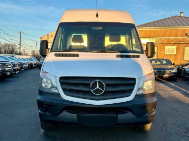 Белый Мерседес Sprinter, объемом двигателя 2.1 л и пробегом 79 тыс. км за 10000 $, фото 1 на Automoto.ua