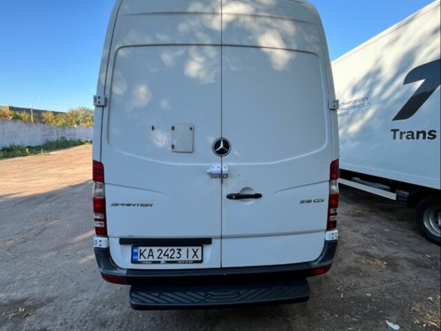 Белый Мерседес Sprinter, объемом двигателя 2.99 л и пробегом 341 тыс. км за 26500 $, фото 4 на Automoto.ua