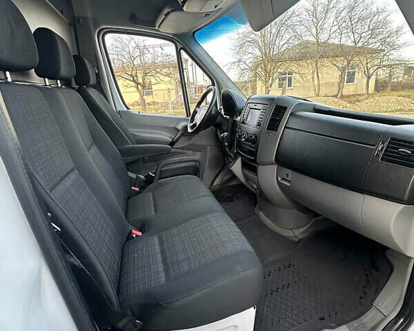 Белый Мерседес Sprinter, объемом двигателя 2.2 л и пробегом 265 тыс. км за 18700 $, фото 18 на Automoto.ua