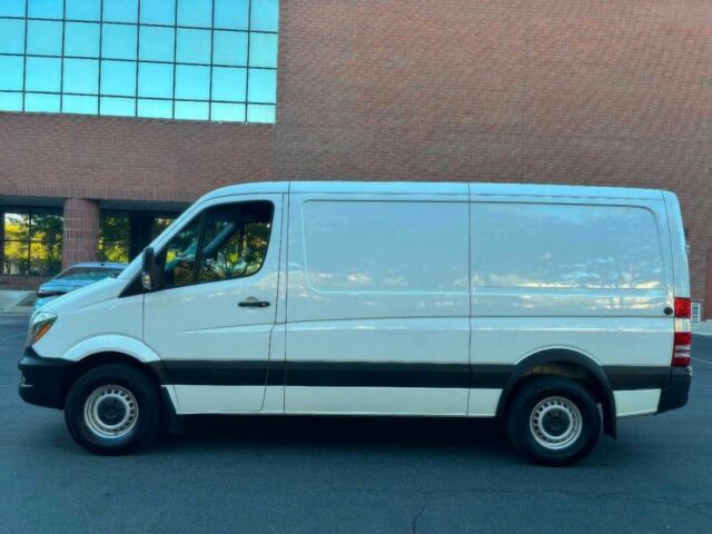 Белый Мерседес Sprinter, объемом двигателя 3 л и пробегом 78 тыс. км за 10000 $, фото 3 на Automoto.ua