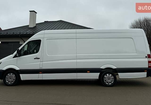 Белый Мерседес Sprinter, объемом двигателя 2.2 л и пробегом 245 тыс. км за 18800 $, фото 2 на Automoto.ua