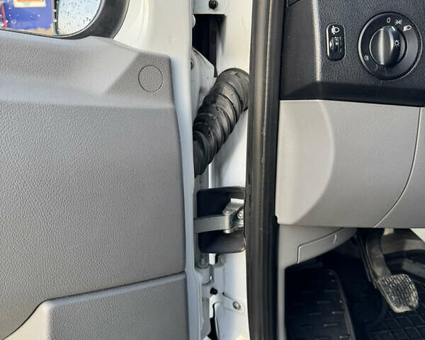 Білий Мерседес Sprinter, об'ємом двигуна 2.14 л та пробігом 301 тис. км за 18000 $, фото 7 на Automoto.ua